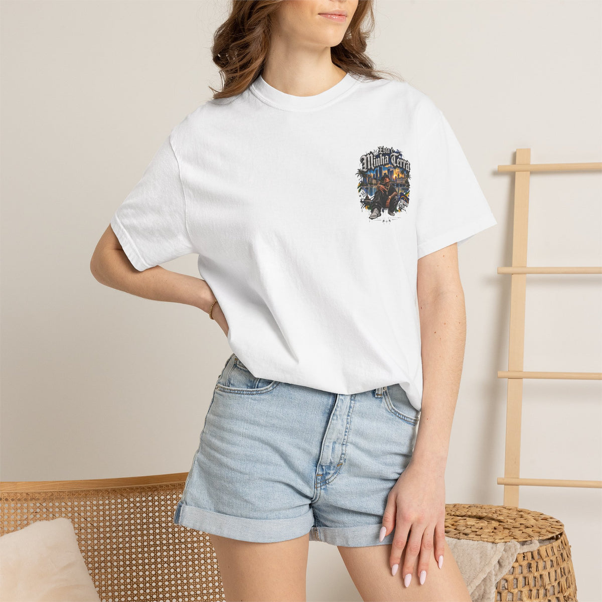 Graphic T-Shirt — "Esta é Minha Terra" Urban Cityscape Design