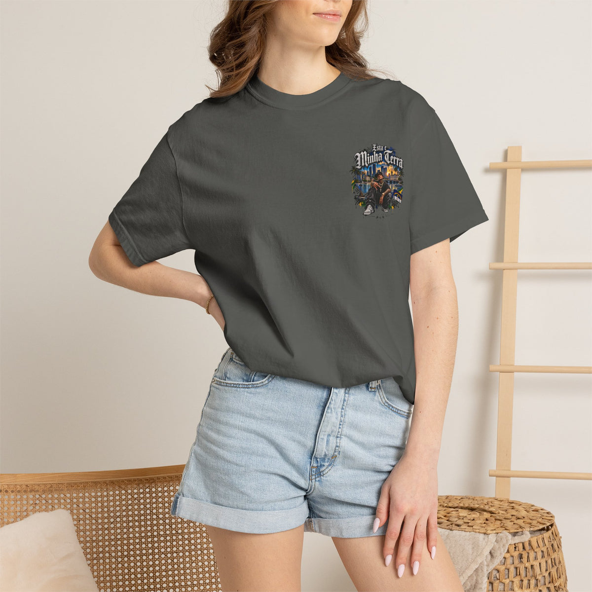 Graphic T-Shirt — "Esta é Minha Terra" Urban Cityscape Design